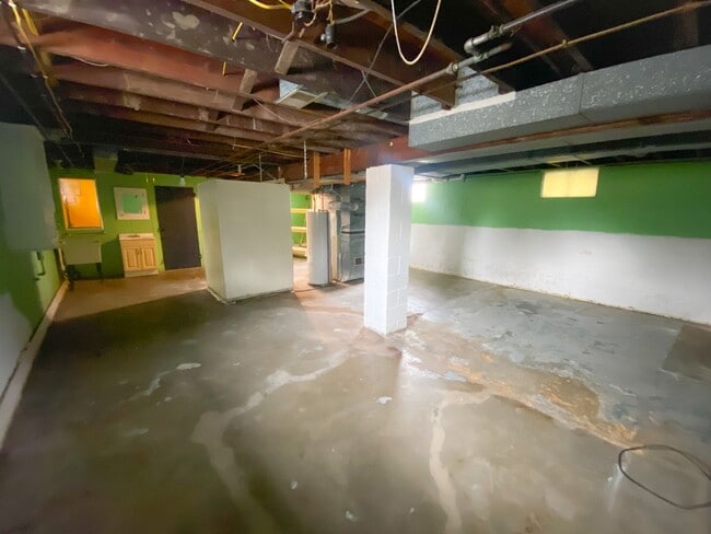 Building Photo - Coming Soon 3 Bedroom Westside House