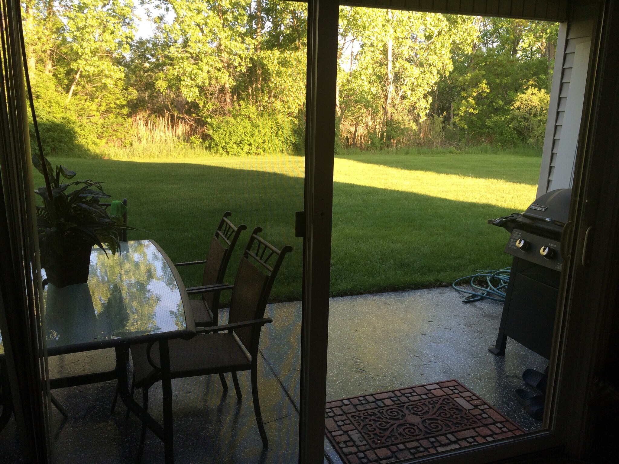 Building Photo - 2777 Davison Ave