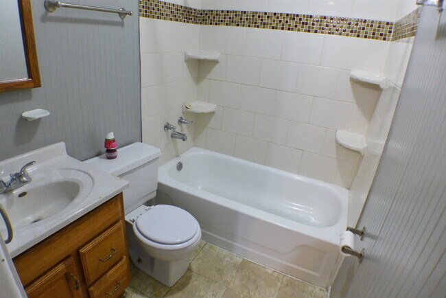 BATH - 233 Rawson Dr
