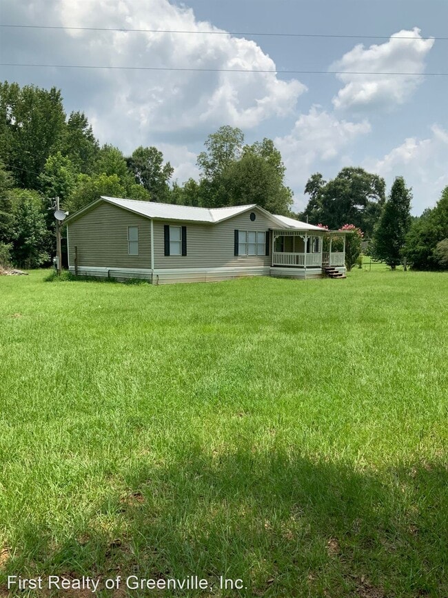 3 br, 2 bath House 7223 Luverne Hwy., Gr... 7223 Luverne Hwy