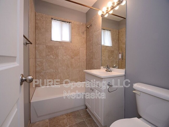 Building Photo - 540 S 30th St