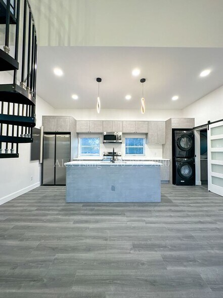 Building Photo - 316 Toledo St