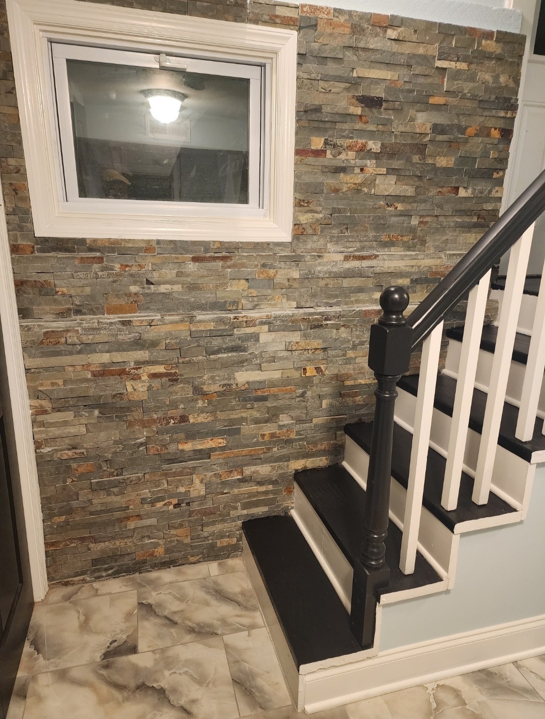 Staircase Entrance - 2 Park Ct