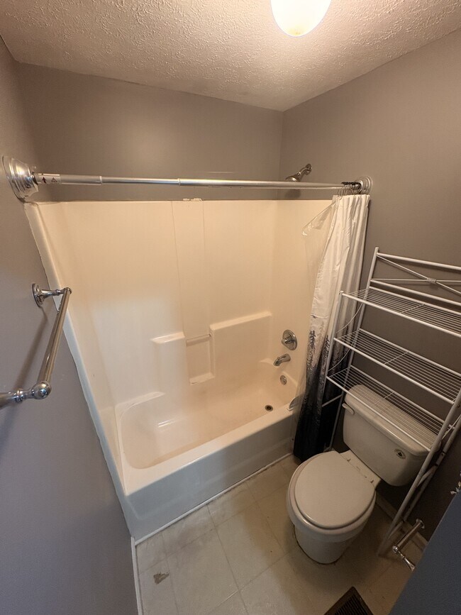 Building Photo - 31 Agappa Ln