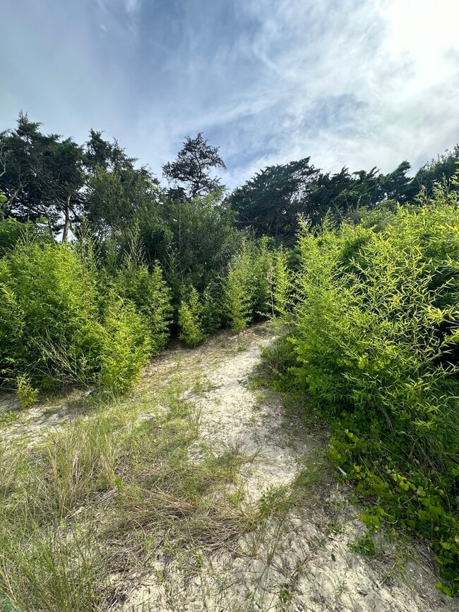 Building Photo - 190 Rogers Rd