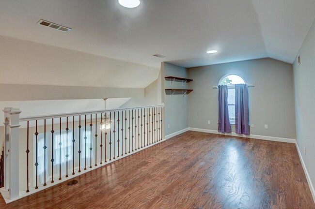 Building Photo - 1619 Merritt Dr