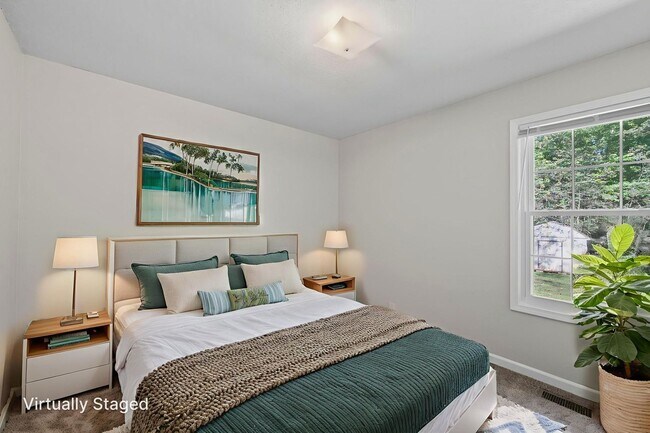 Building Photo - Cozy Charm Meets Modern Touches in Oak Grove
