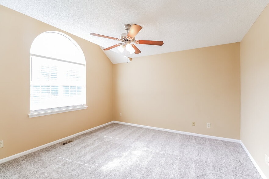 Building Photo - 380 Canter Ct NW