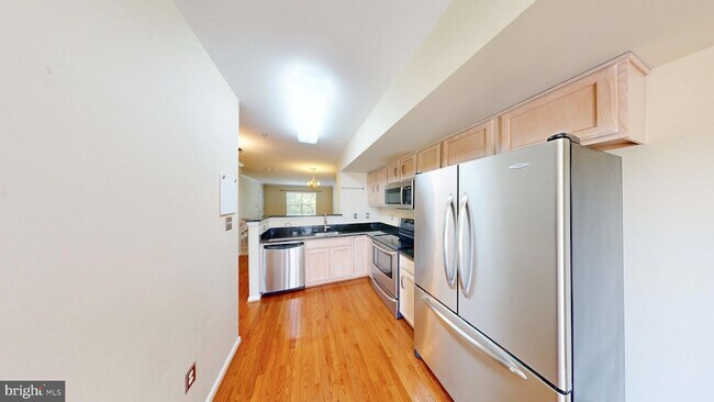 Building Photo - 12820 Rexmore Dr