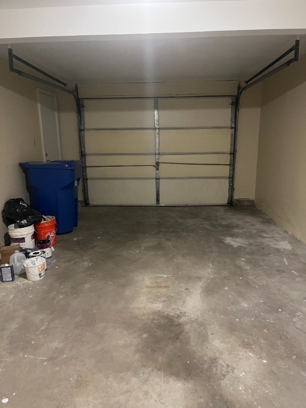 Building Photo - 16 Elm St