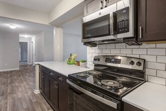 Building Photo - The Greens at Peachtree City