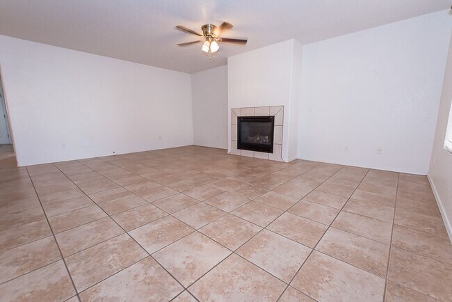 Building Photo - Beautiful Patio Home! 3 Bedrooms, 2 Bath, Split Floor Plan, Central A/C with 2 Car Garage