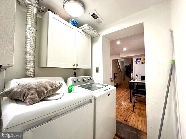 Building Photo - 1710 N Bouvier St