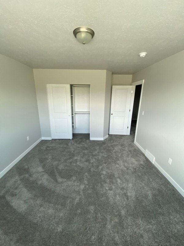 Building Photo - 552 S Dapple Dr