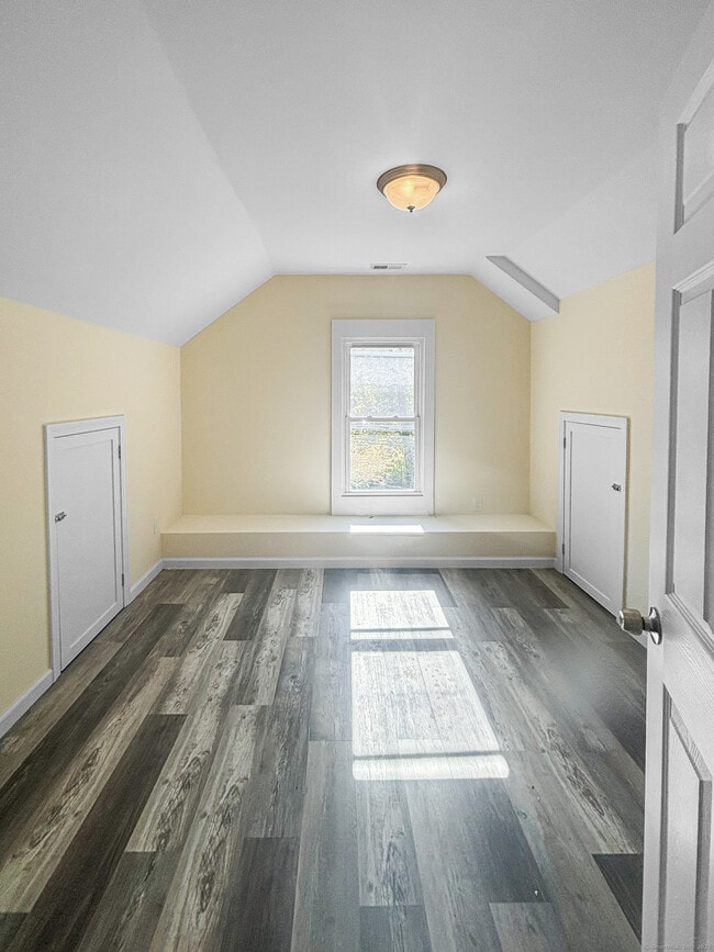 Building Photo - 358 Pomeroy Ave