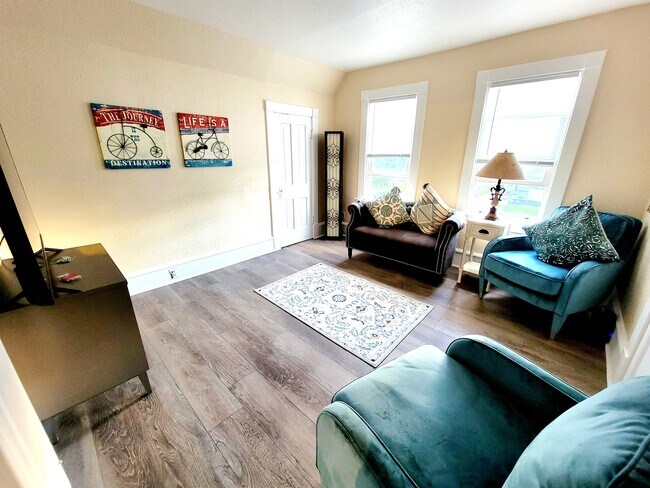 Building Photo - 2115 N 11th St