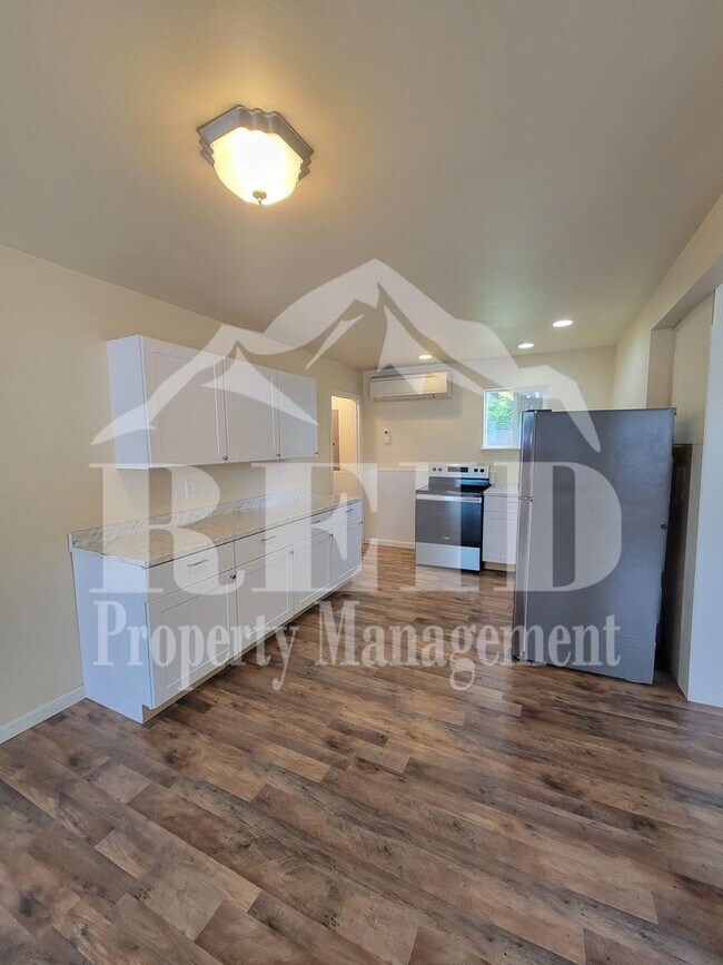 Building Photo - Centrally Located Bremerton Home With Partial View of Sinclair Inlet from Deck