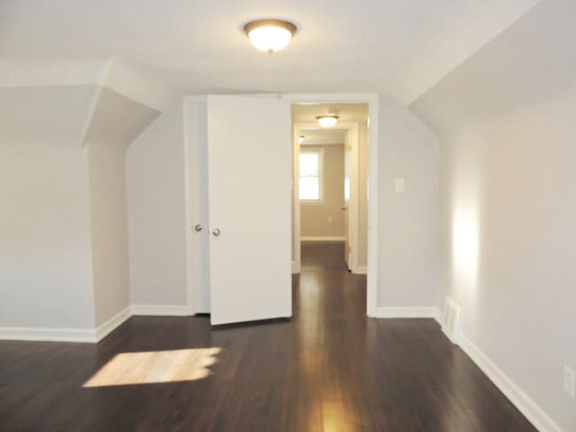 Building Photo - 4 Bed - 1 Full Bath Cape Cod for Rent!