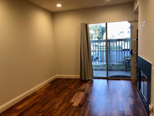 Building Photo - Ideal Location. .. Walk to Bart, Costco, Starbucks, Trader Joes, Kaiser Hospital