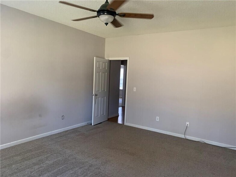 Building Photo - 333 GA-11