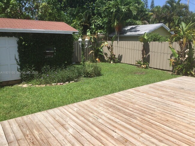 Building Photo - 1831 SW 17th Terrace