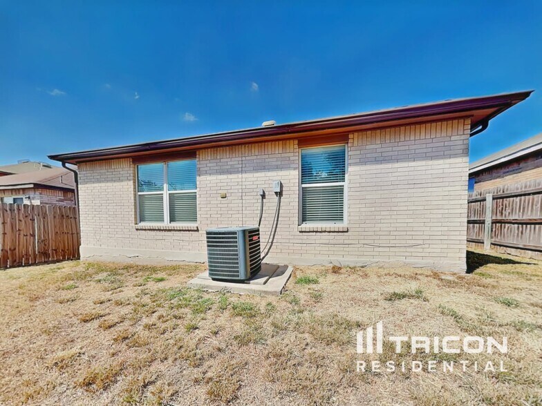 Building Photo - 8147 Steep Valley