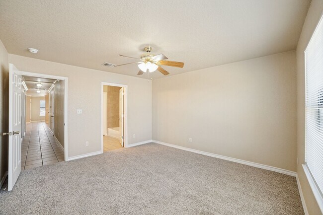 Building Photo - 11443 Creek Eagle