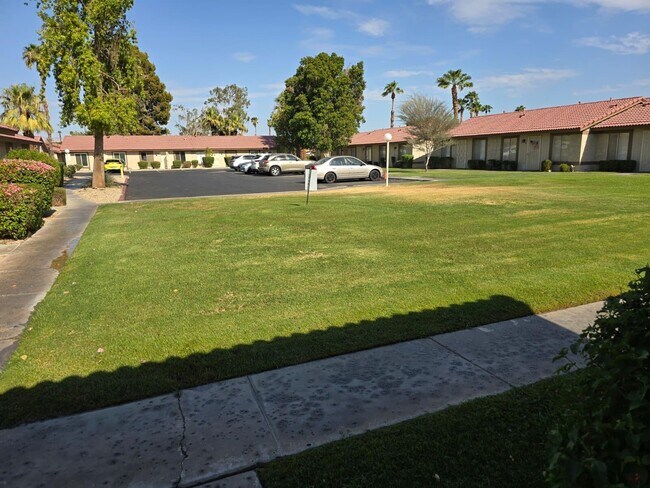 Building Photo - 82075 Country Club Dr
