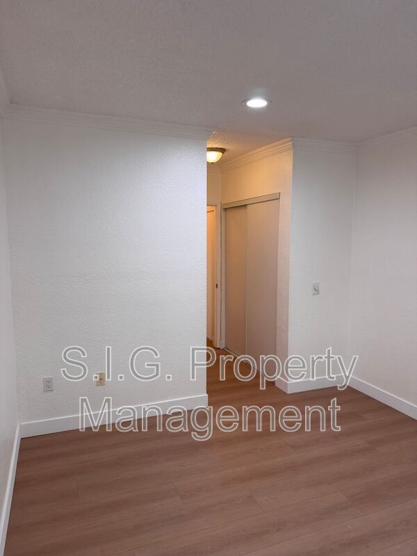 Building Photo - 10635 Sherman Grove Ave
