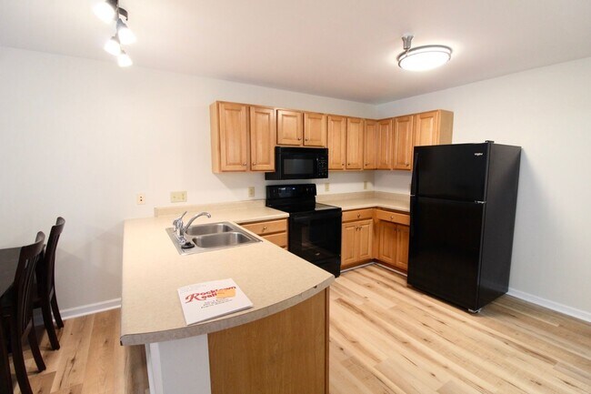 Building Photo - 1366H Hunters Rd