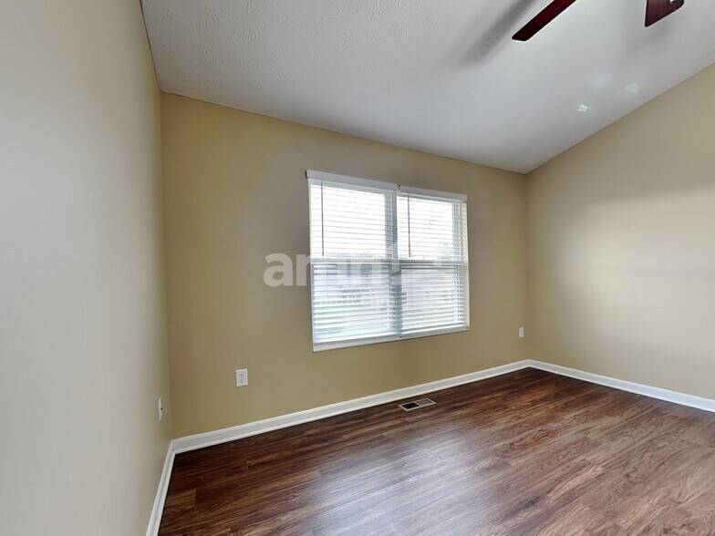 Building Photo - 5709 Clemens Dr