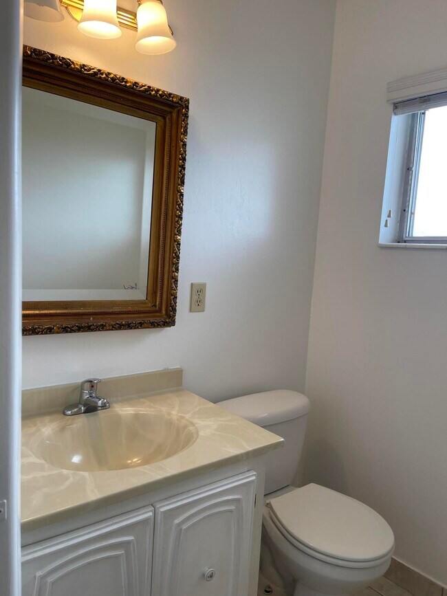 Building Photo - 2731 Emory Dr W