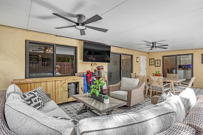 Building Photo - 923 Springdale Cir