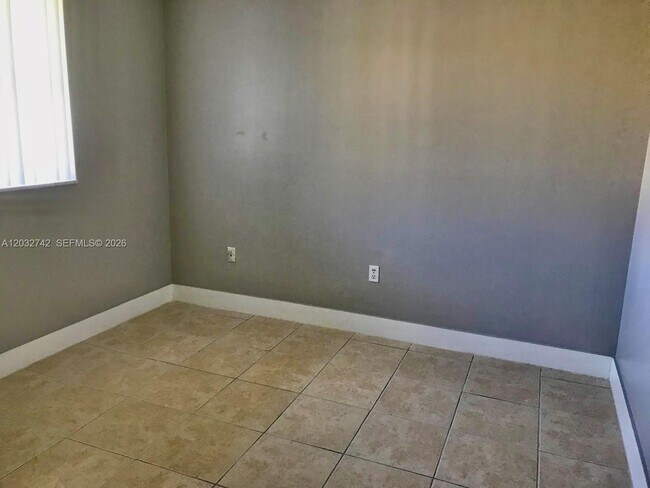 Building Photo - 14951 SW 82nd Ln