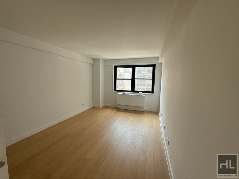 Building Photo - East 39th Street