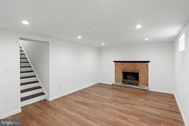 Building Photo - 5019 Leland Dr