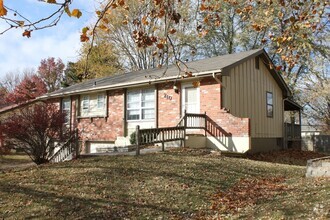 Building Photo - COMING SOON! Beautiful 3 Bedroom Home in N...
