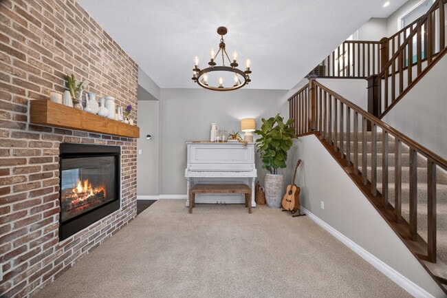 Building Photo - "Spacious 5-Bedroom Retreat on South Quantock Way - Perfectly Designed for Comfort and Style!"  A...