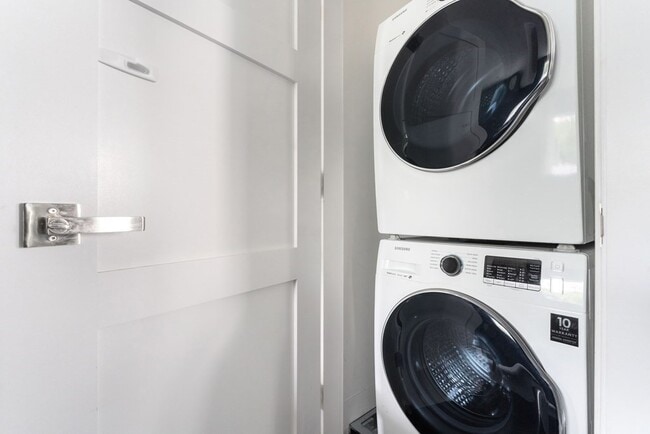 Building Photo - 19 Harrison St