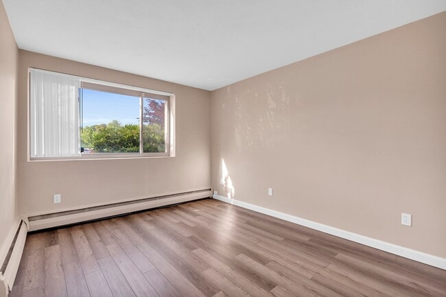 Building Photo - 200 Park Terrace Dr