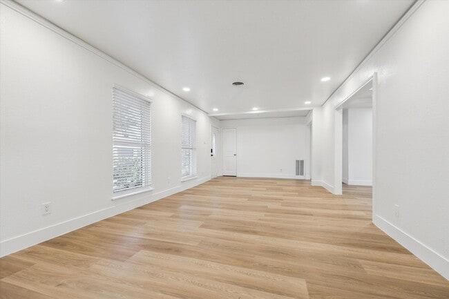 Building Photo - 4947 Cheena Dr