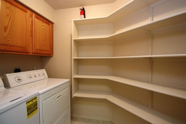 Building Photo - 16516 Fowler Mill Cove