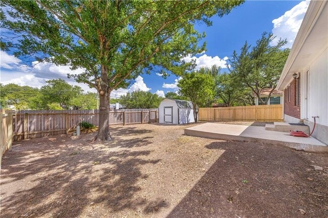 Building Photo - 8309 Edgemoor Pl