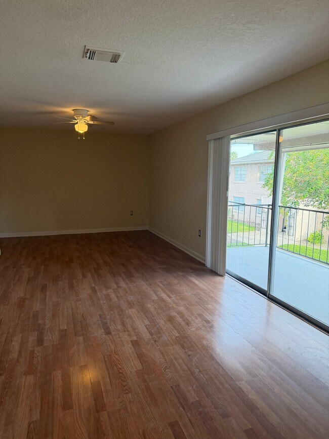 Building Photo - 1171 Calle Del Rey