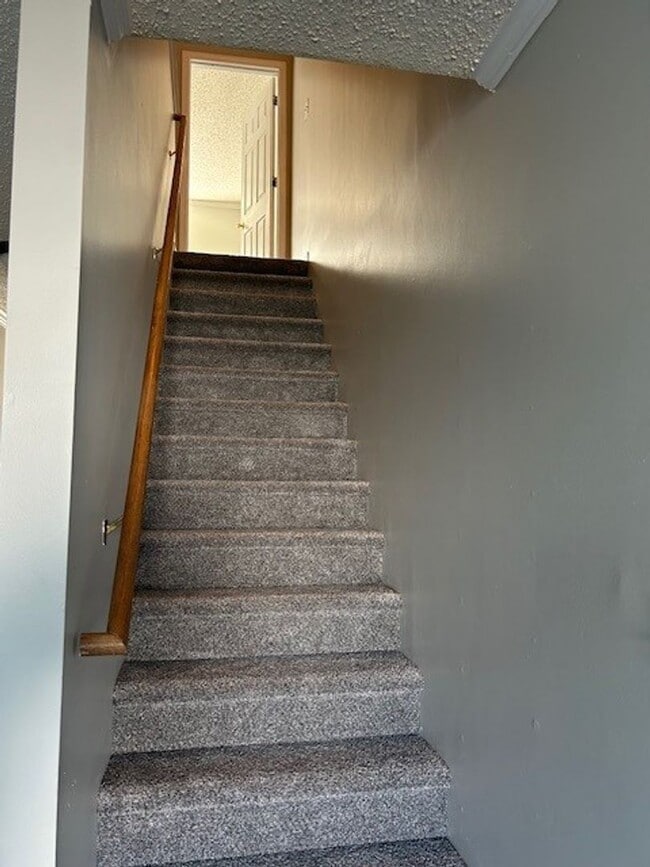 Building Photo - Beautiful 2bd 1.5 bath town home for rent ...