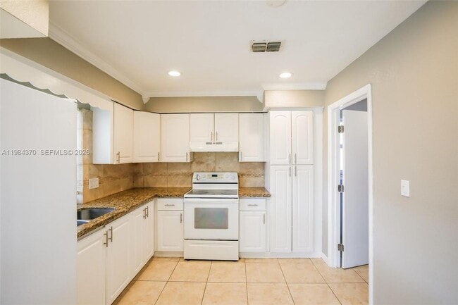 Building Photo - 4314 Taft St