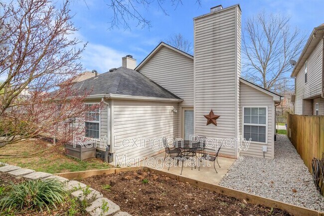 Building Photo - 917 Gerardi Rd