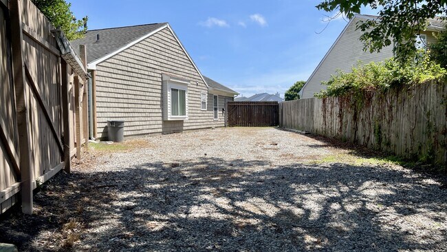 Building Photo - 1120 Revelstroke Ct