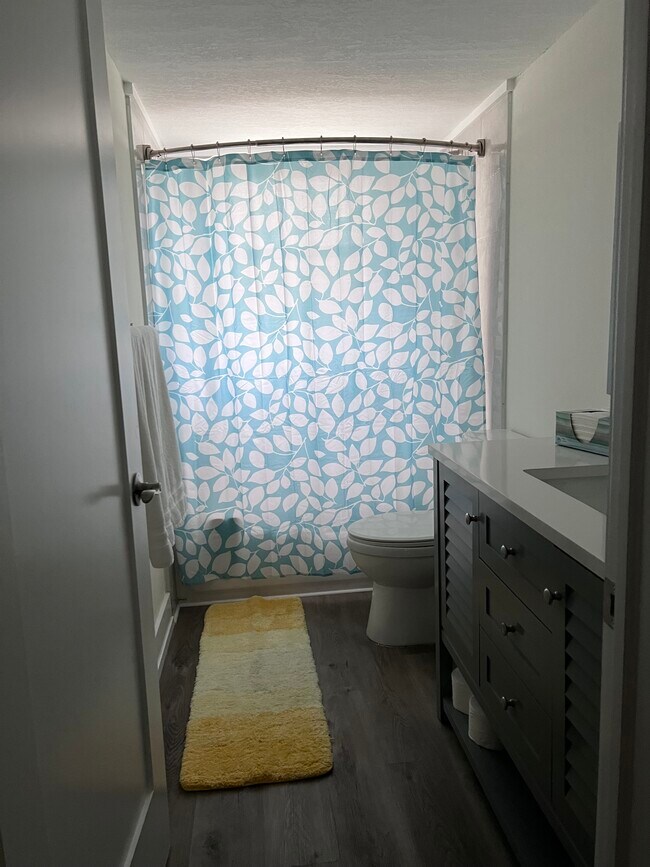 Building Photo - 208 A St