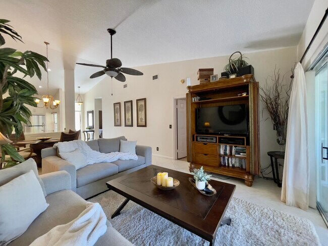 Building Photo - 202 Cypress Point Dr